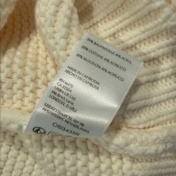 FREE PEOPLE Cozy Cream Cable Crew Neck Knit Sweater Size Large - Picture 6 of 6